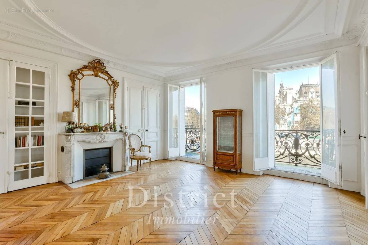 Appartement à PARIS-4E