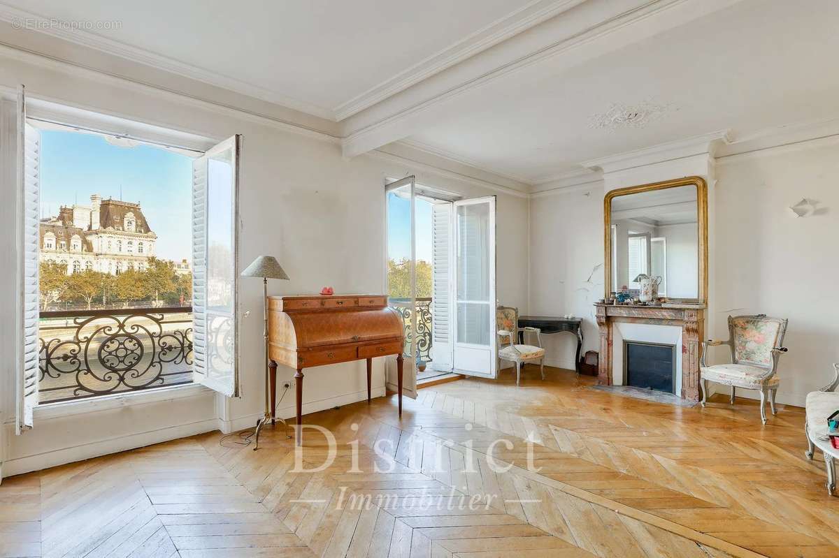 Appartement à PARIS-4E