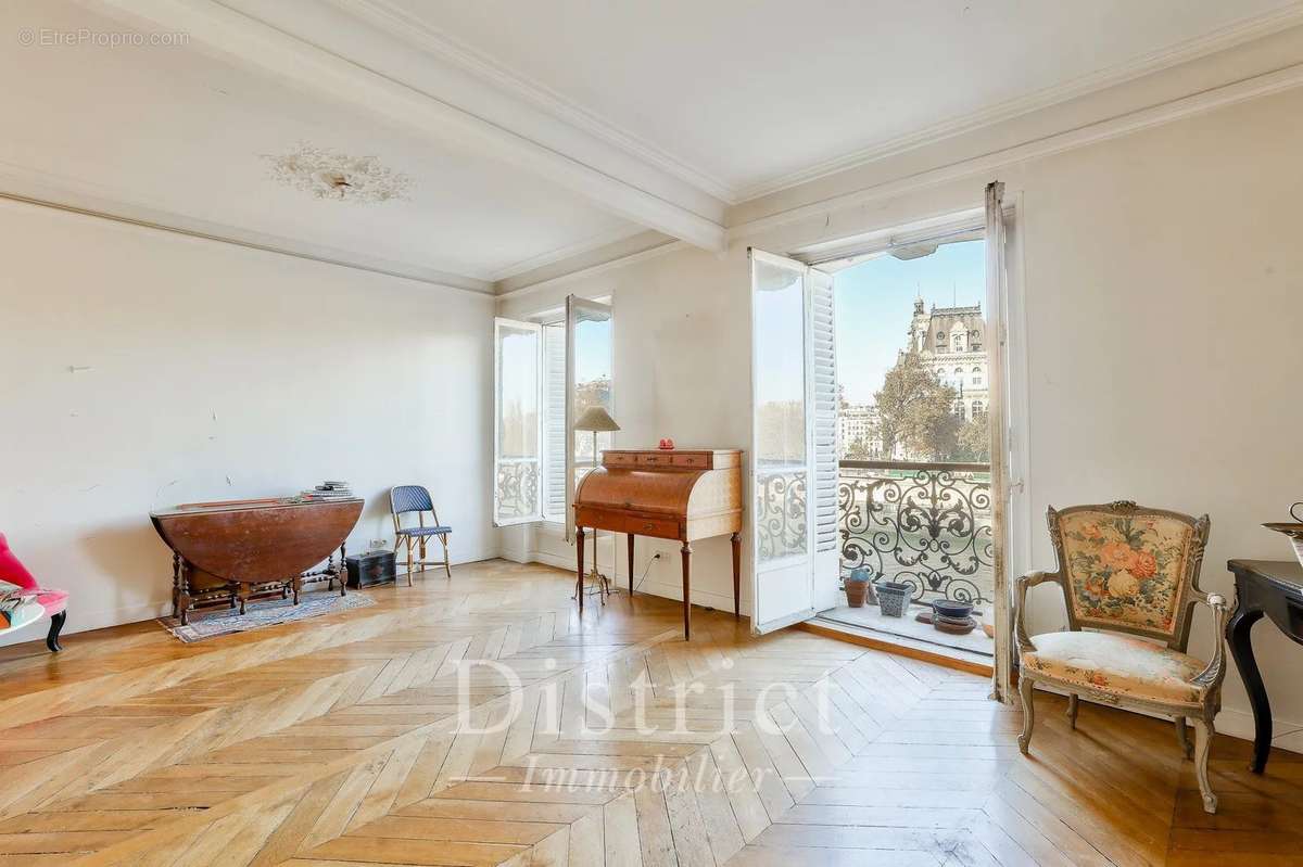 Appartement à PARIS-4E