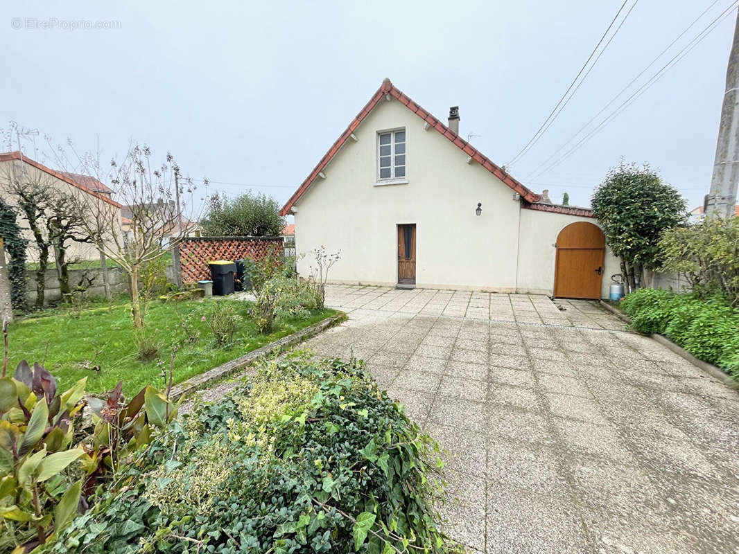 Maison à SAINT-ANDRE-DE-LA-MARCHE