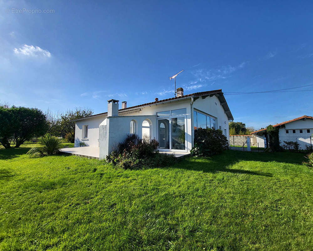 Maison à MORNAC-SUR-SEUDRE