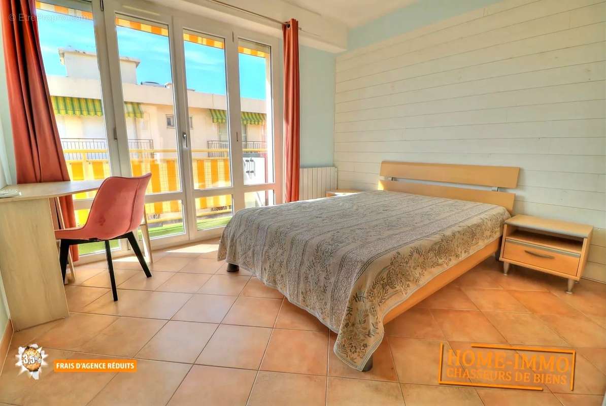 Appartement à VALLAURIS