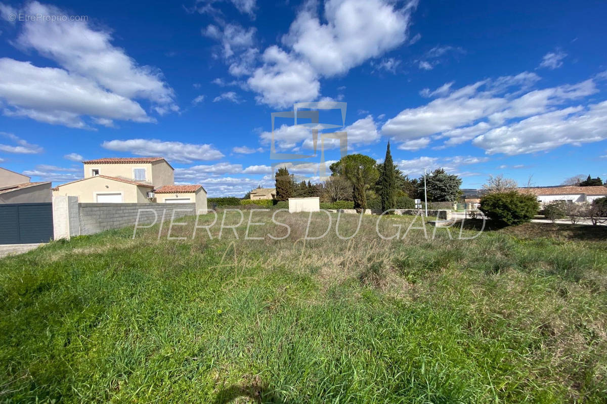 Terrain à UZES