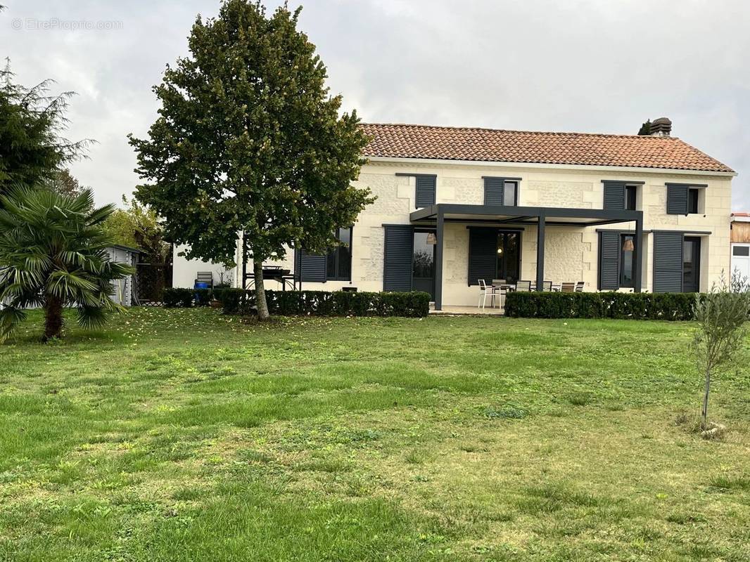 Maison à MESCHERS-SUR-GIRONDE