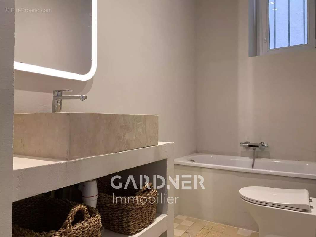 Appartement à MARSEILLE-9E