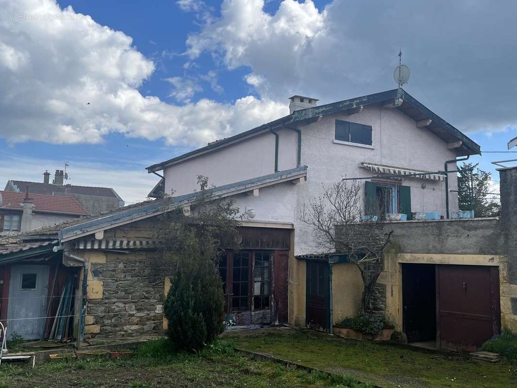 Maison à FLEURIEUX-SUR-L&#039;ARBRESLE