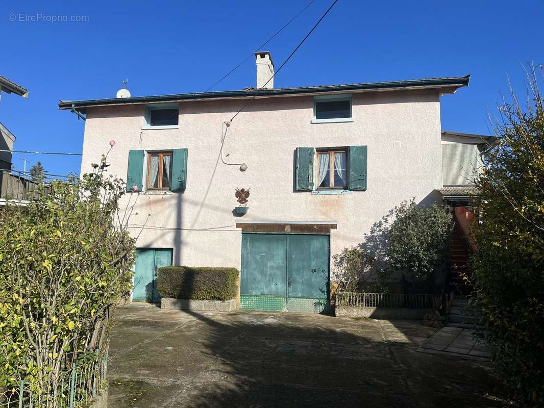 Maison à FLEURIEUX-SUR-L&#039;ARBRESLE