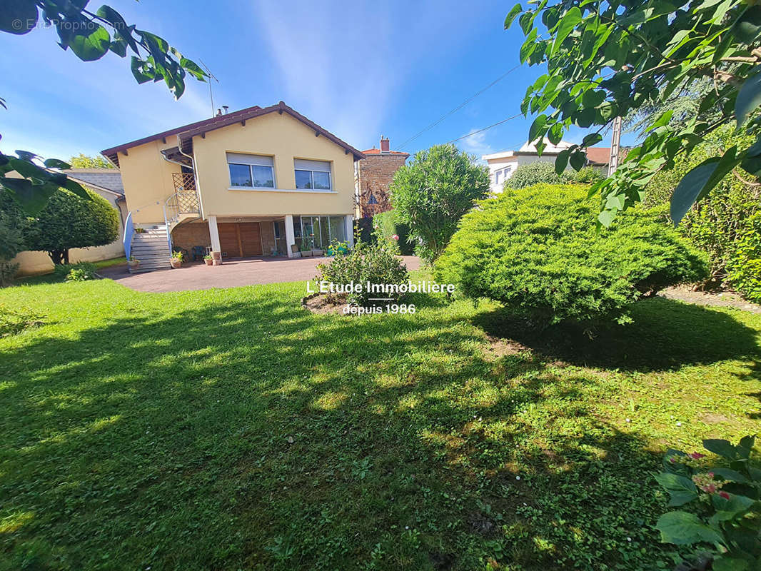 Maison à FLEURIEU-SUR-SAONE