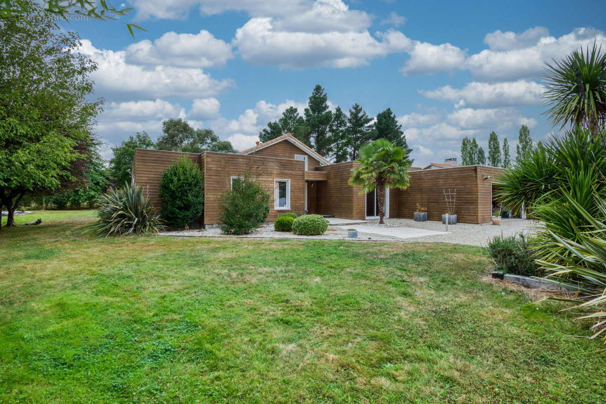 Maison à SAINT-AIGNAN-GRANDLIEU