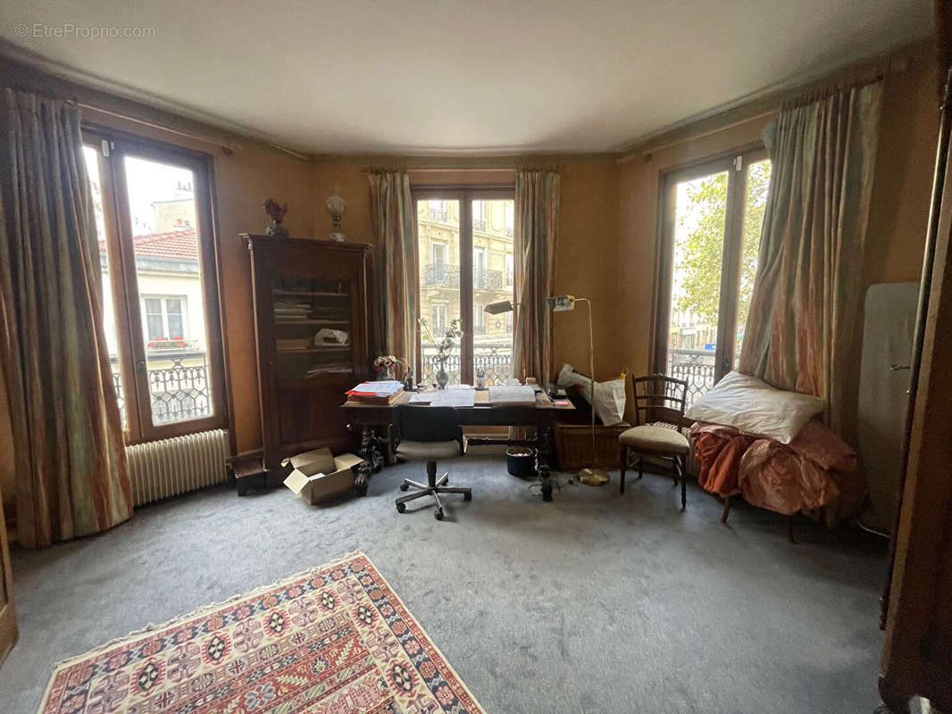 Appartement à PARIS-14E