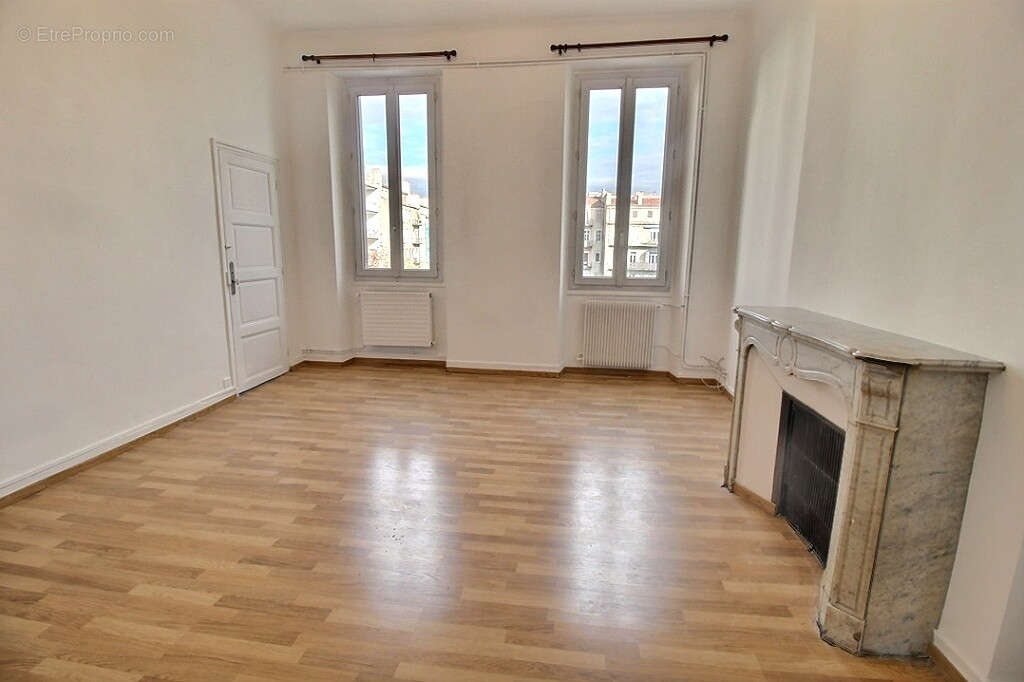 Appartement à MARSEILLE-8E