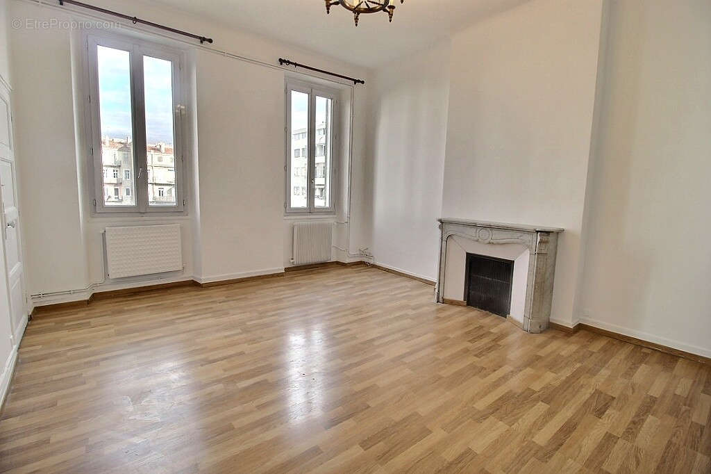 Appartement à MARSEILLE-8E