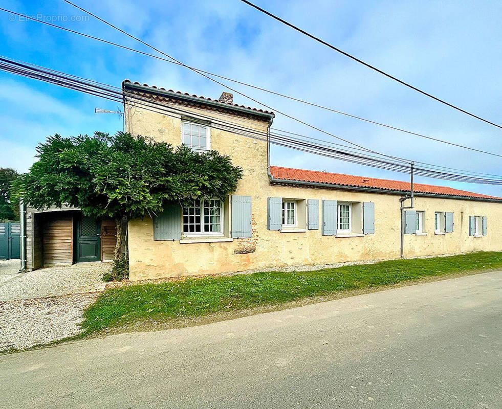 Maison à LA CHAPELLE-ACHARD