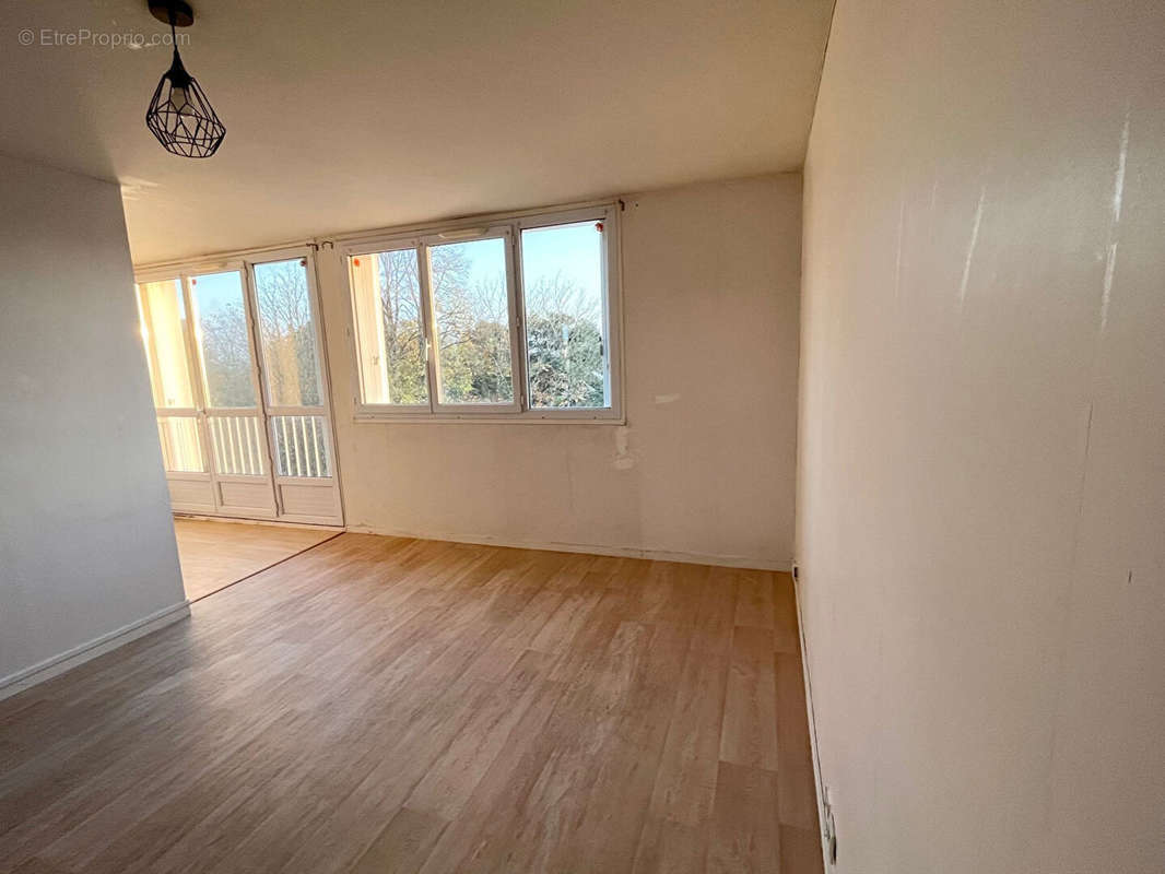 Appartement à SAINT-CYR-SUR-LOIRE