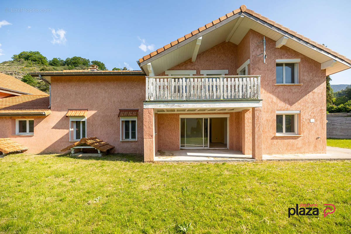 Maison à LA ROCHE-DES-ARNAUDS