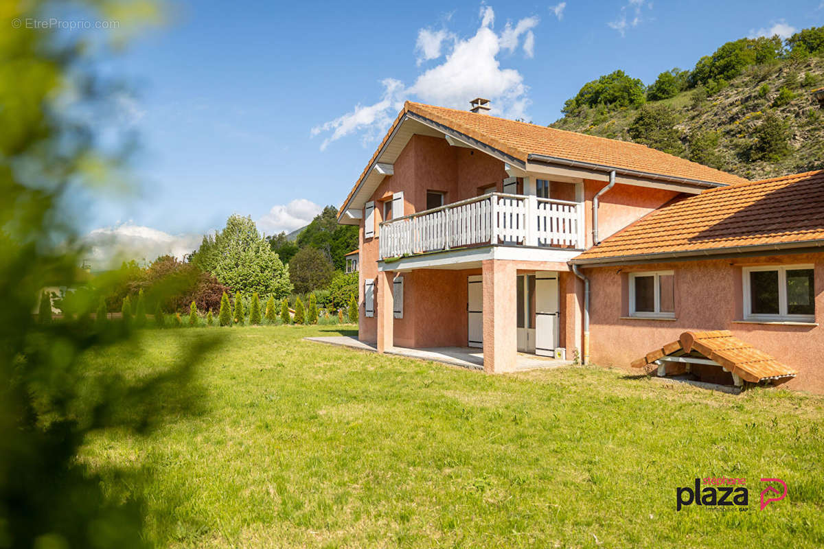 Maison à LA ROCHE-DES-ARNAUDS