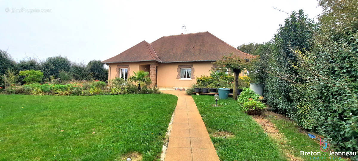 Maison à SABLE-SUR-SARTHE