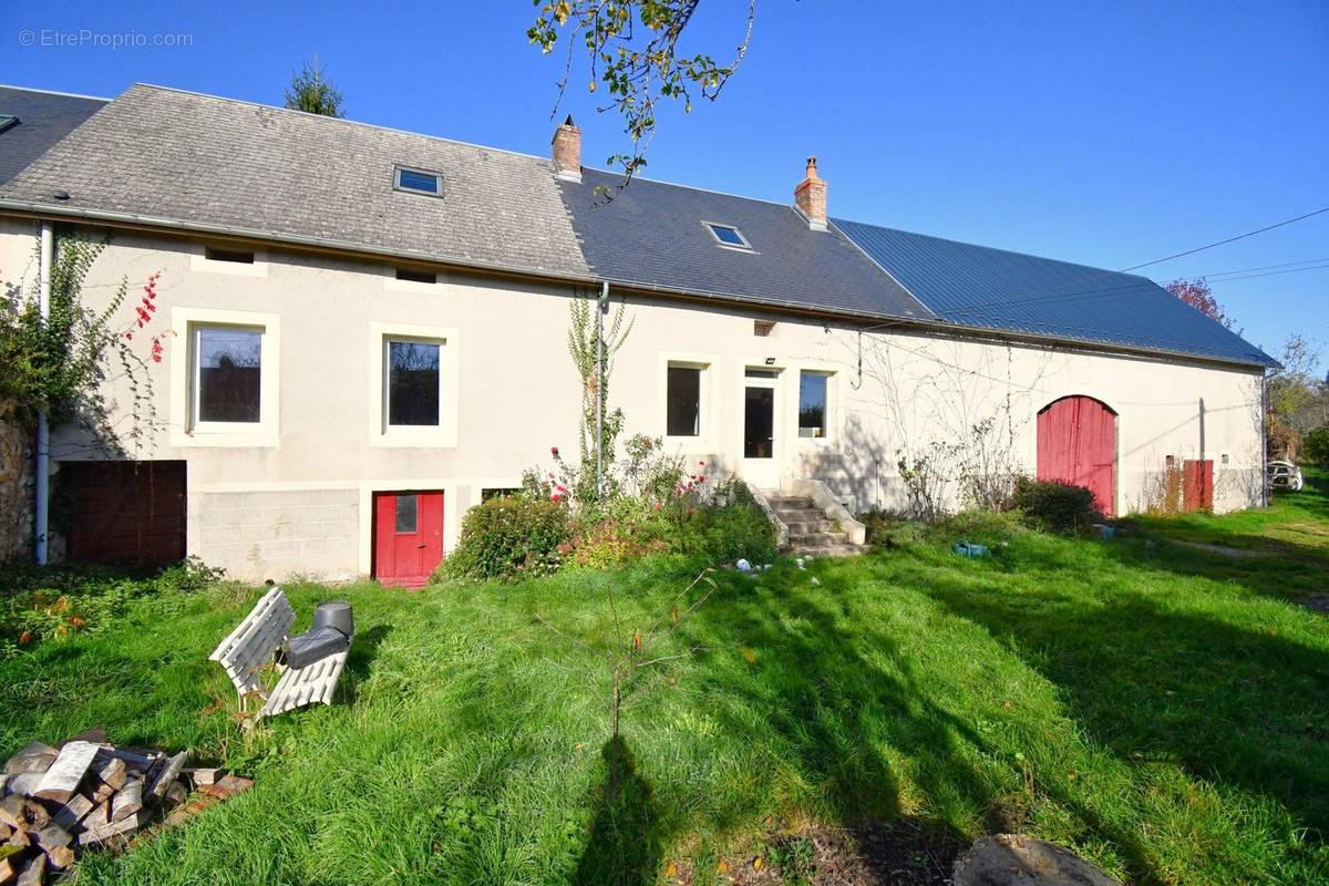 Maison à ROUSSILLON-EN-MORVAN