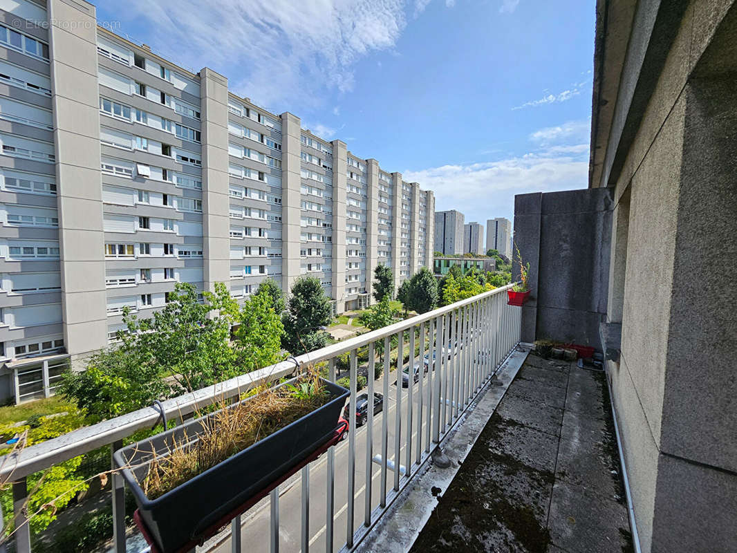 Appartement à AUBERVILLIERS