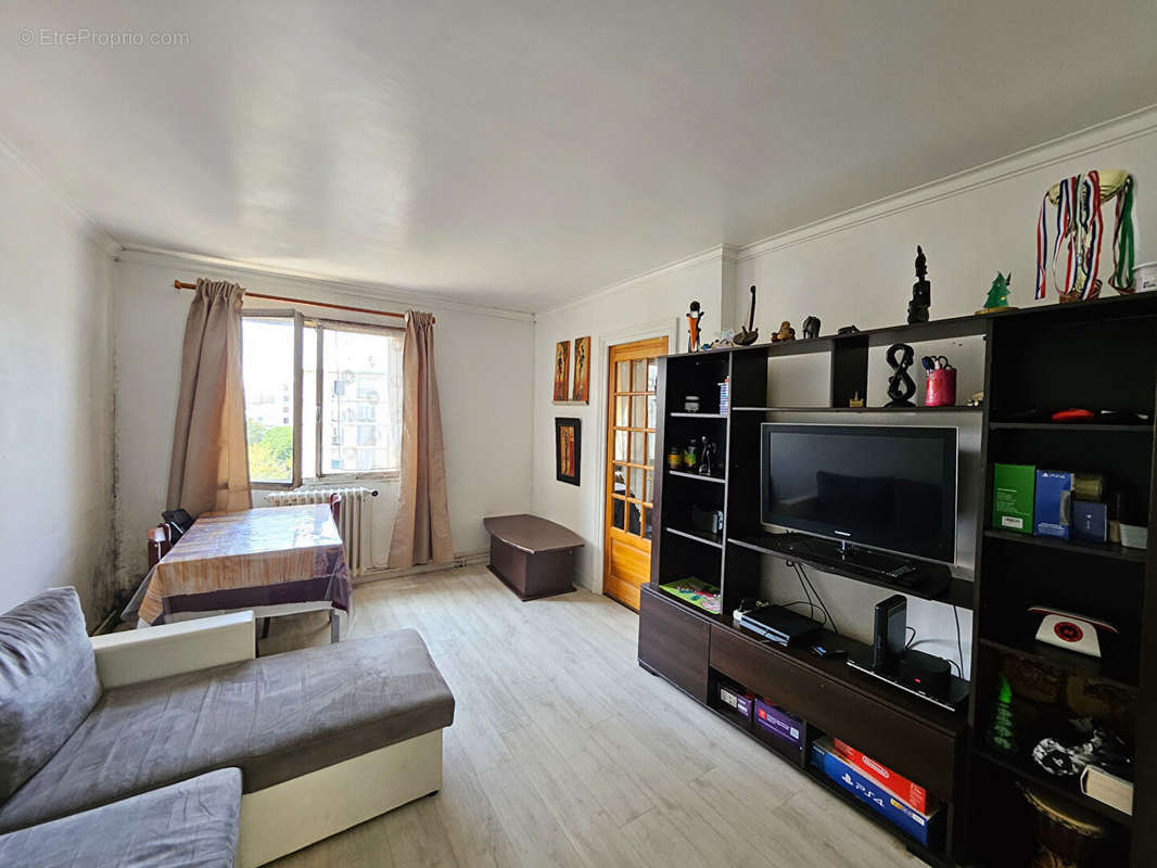 Appartement à AUBERVILLIERS