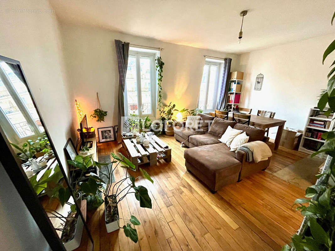 Appartement à PARIS-18E