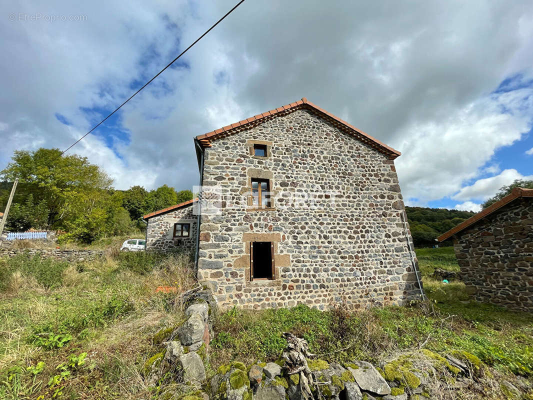 Maison à SIAUGUES-SAINTE-MARIE