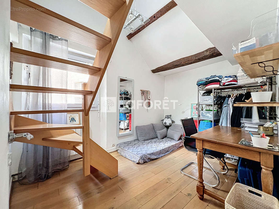 Appartement à PARIS-1E