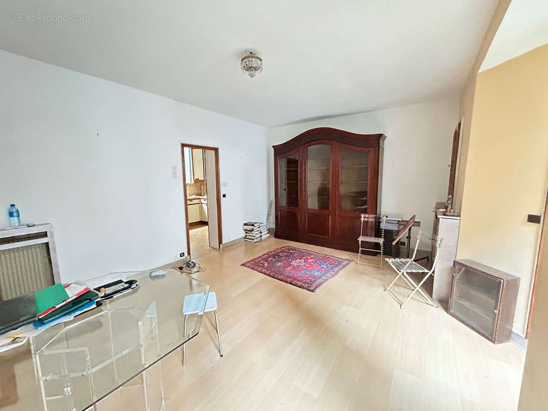 Appartement à PARIS-14E