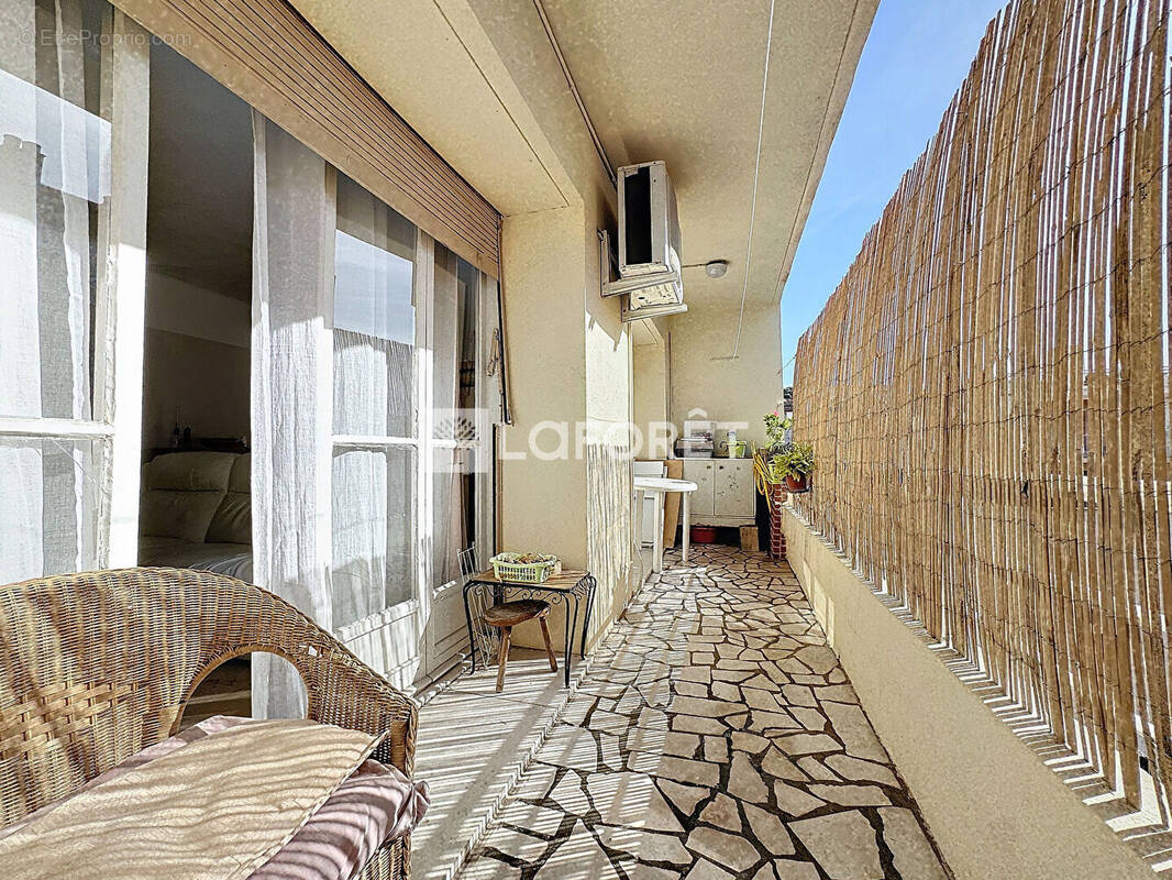 Appartement à MARSEILLE-4E