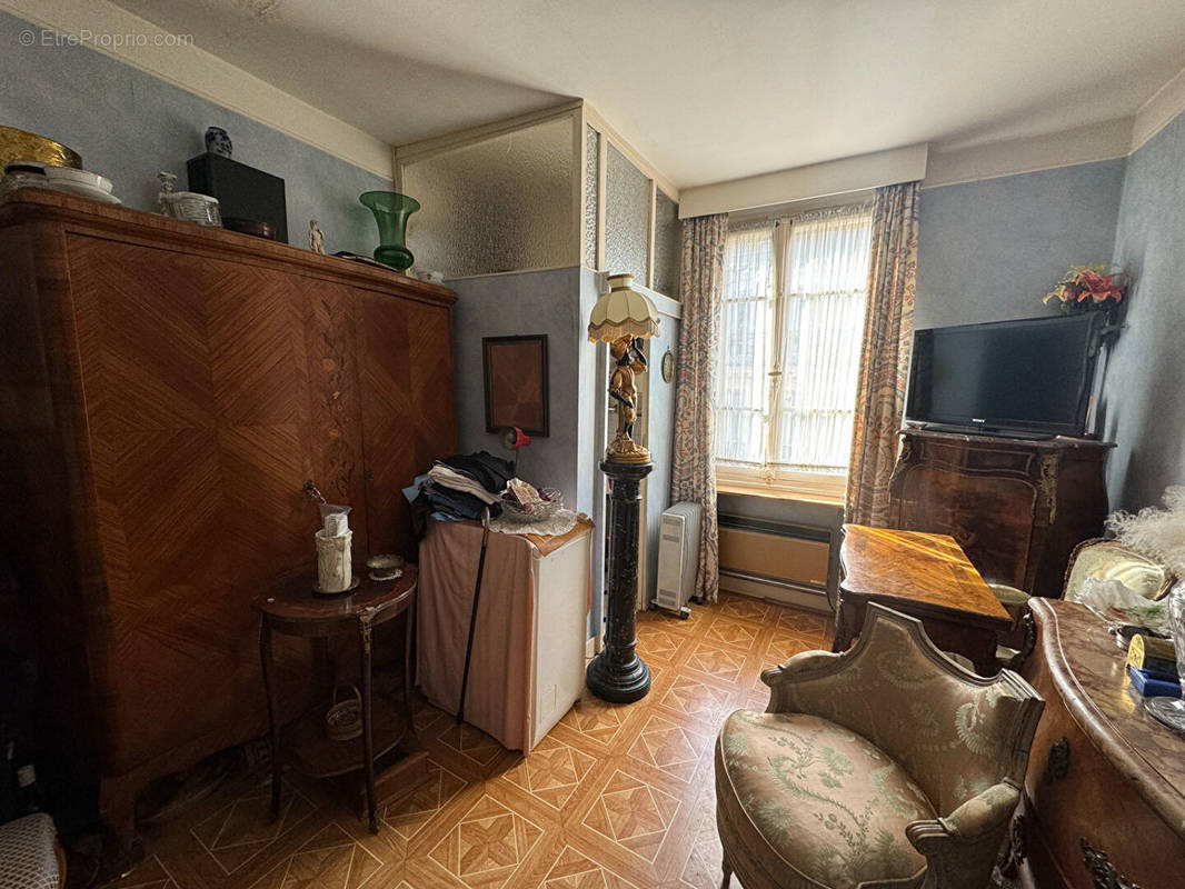 Appartement à PARIS-7E