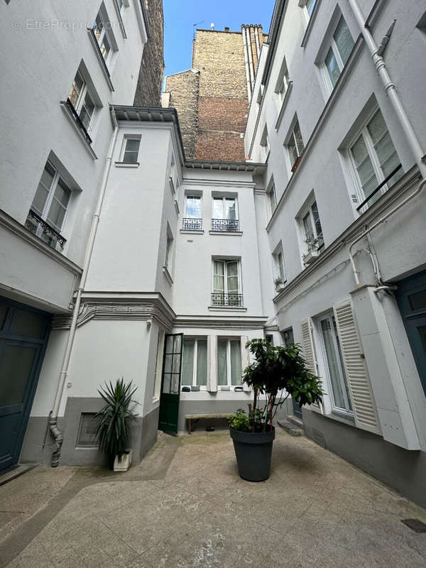 Appartement à PARIS-7E