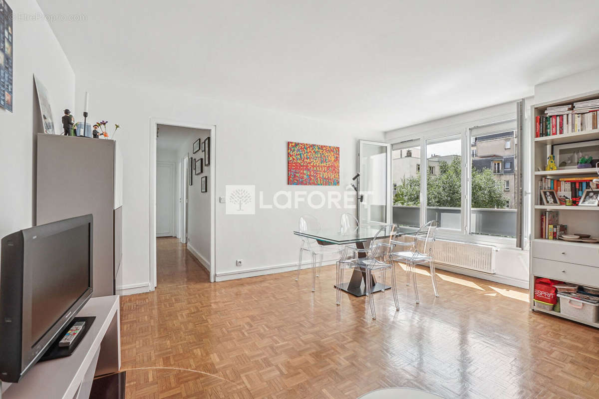 Appartement à PARIS-20E