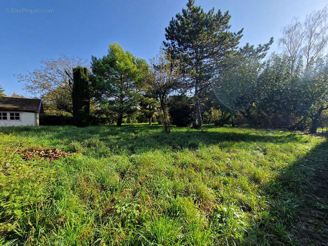 Terrain à LONS-LE-SAUNIER