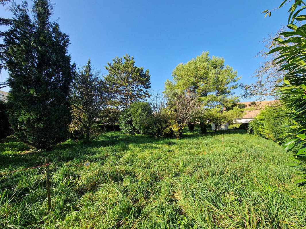 Terrain à LONS-LE-SAUNIER