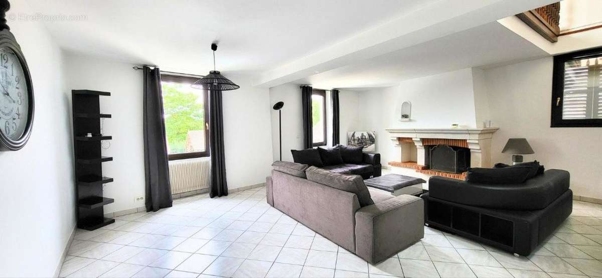 Photo 2 - Appartement à VILLENEUVE-LE-ROI