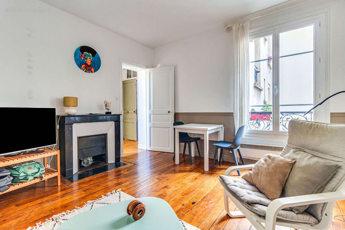 Appartement à PARIS-10E