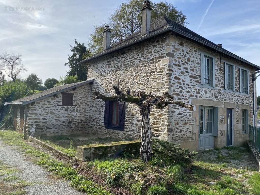 Maison à SUSSAC