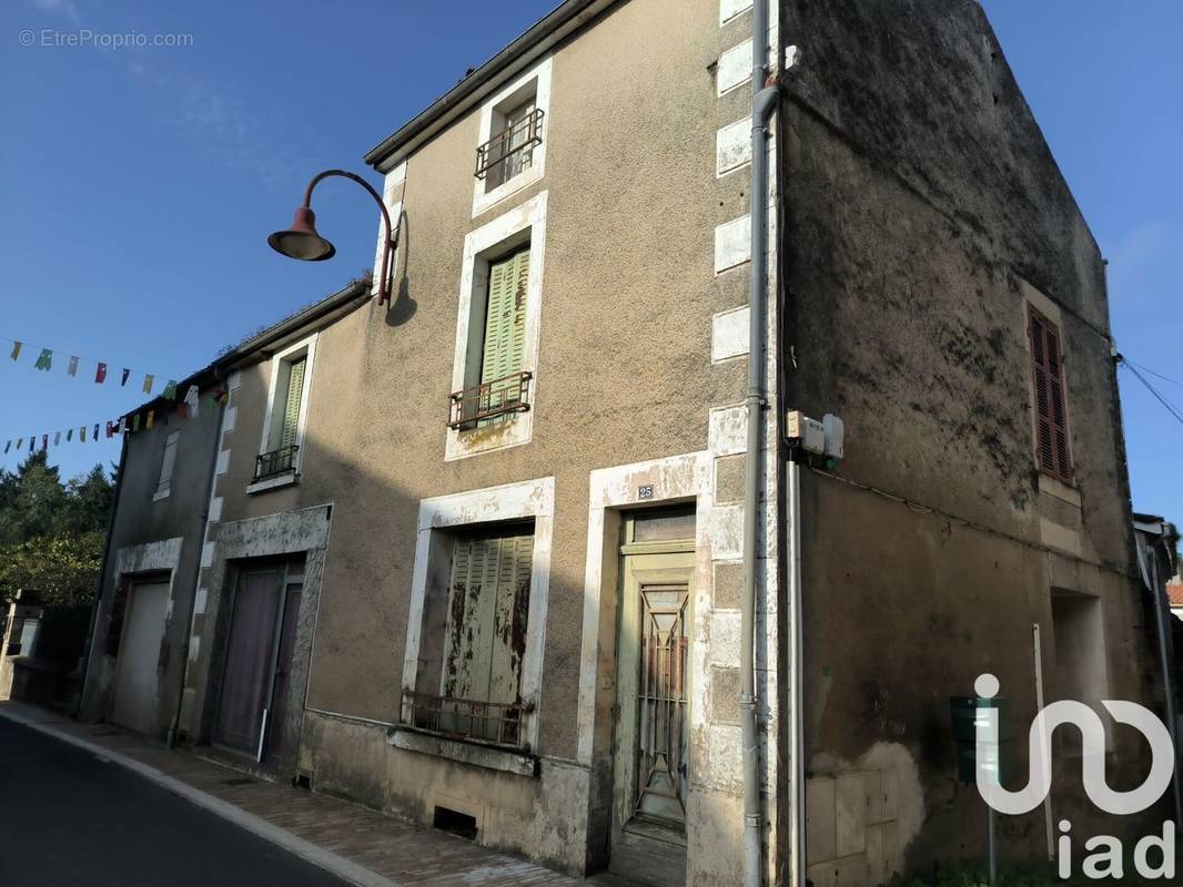 Photo 1 - Maison à ARDIN