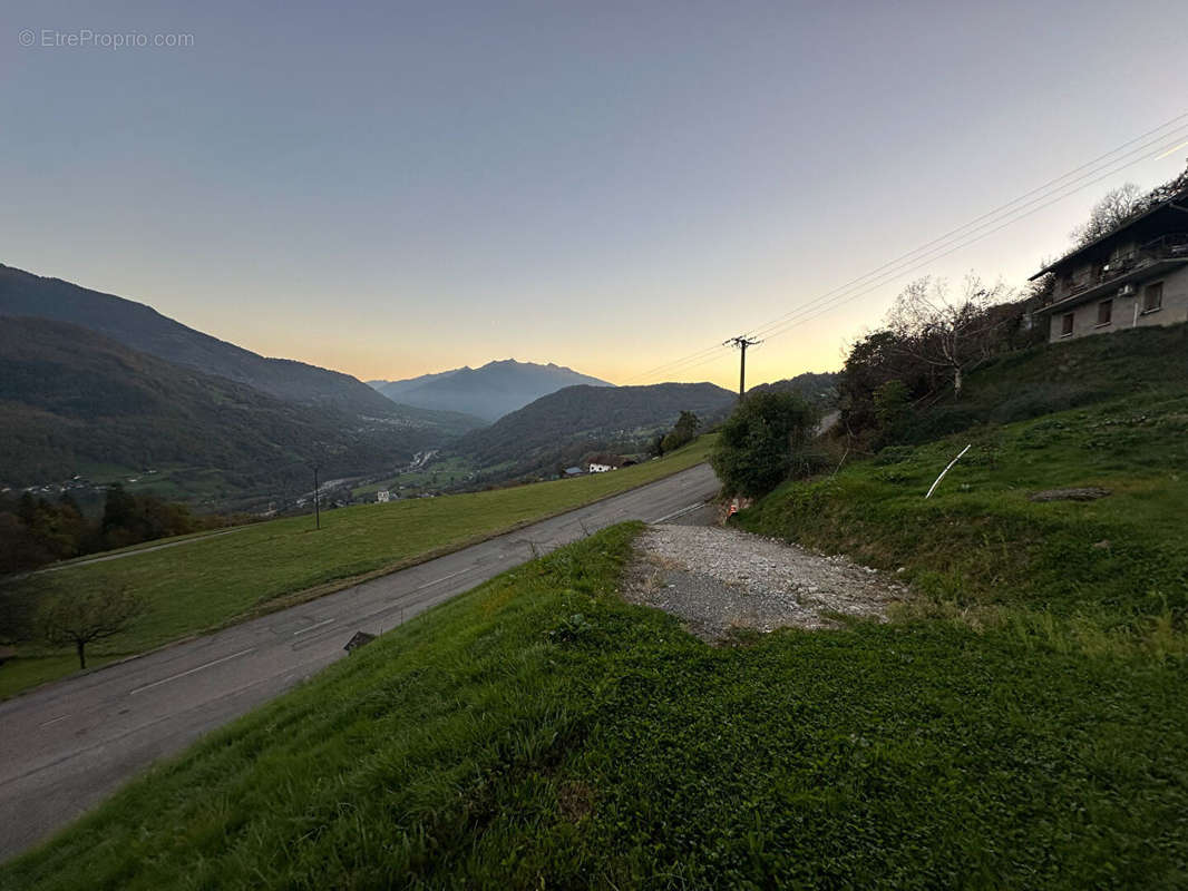 Terrain à MARTHOD