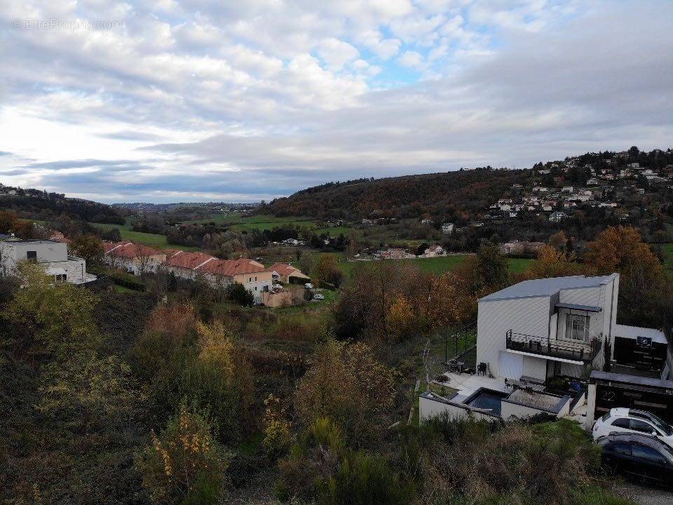 Terrain à SAINT-GENEST-LERPT