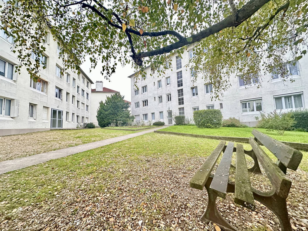 Jardin de coprorpiété - Appartement à COLOMBES