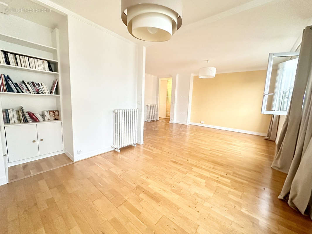 Salon - Appartement à COLOMBES