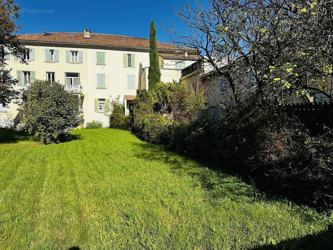 Appartement à LARAGNE-MONTEGLIN