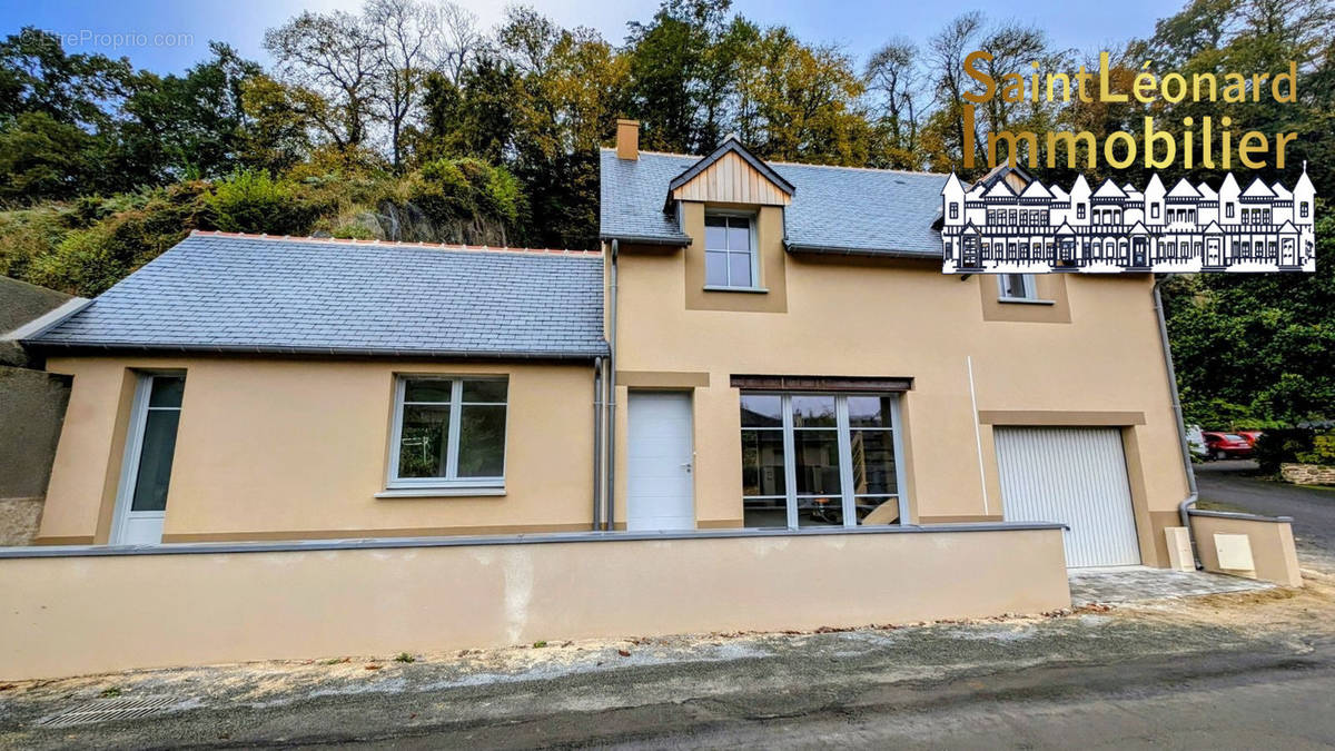 Maison à FOUGERES