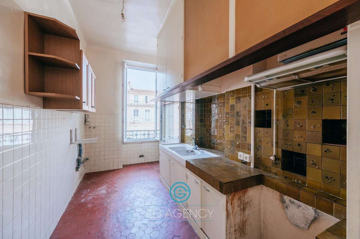 Appartement à MARSEILLE-1E