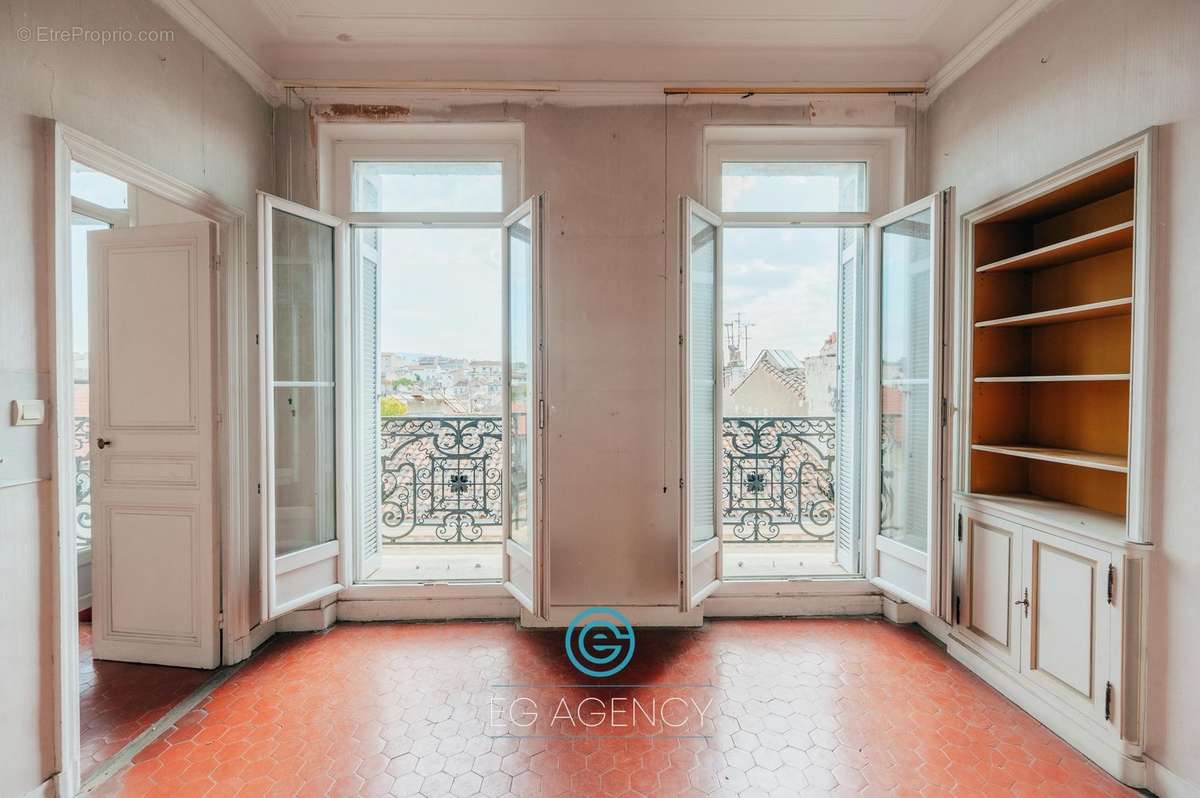 Appartement à MARSEILLE-1E