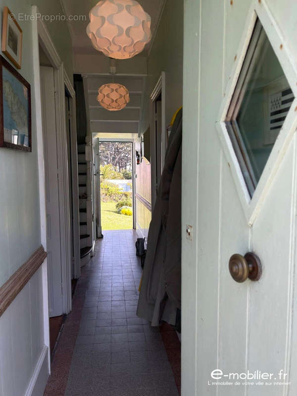 Entrée sur couloir - Maison à GROIX