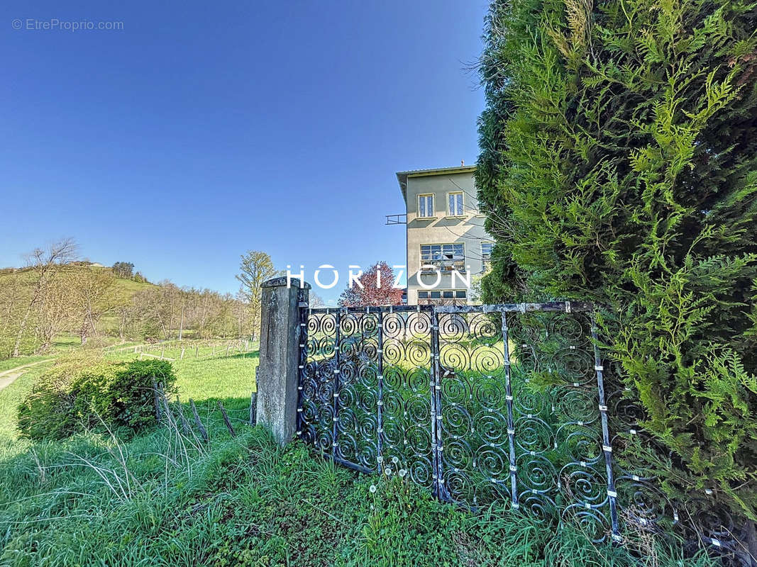 Maison à CLUNY