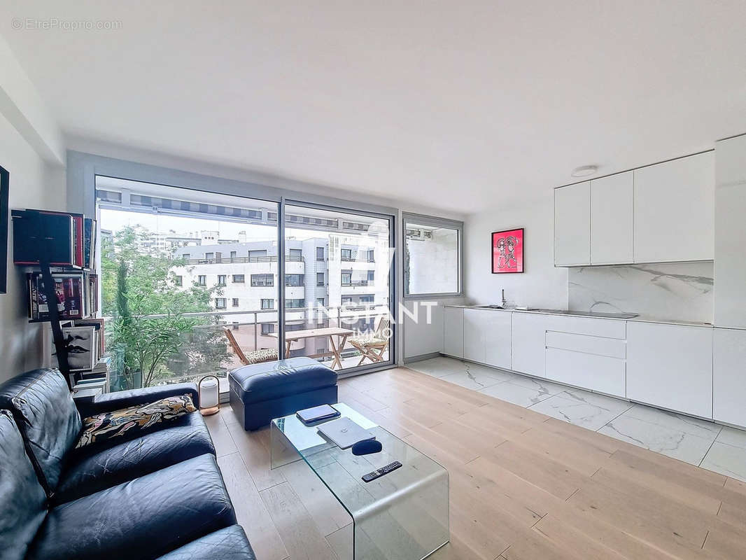 Appartement à PARIS-12E