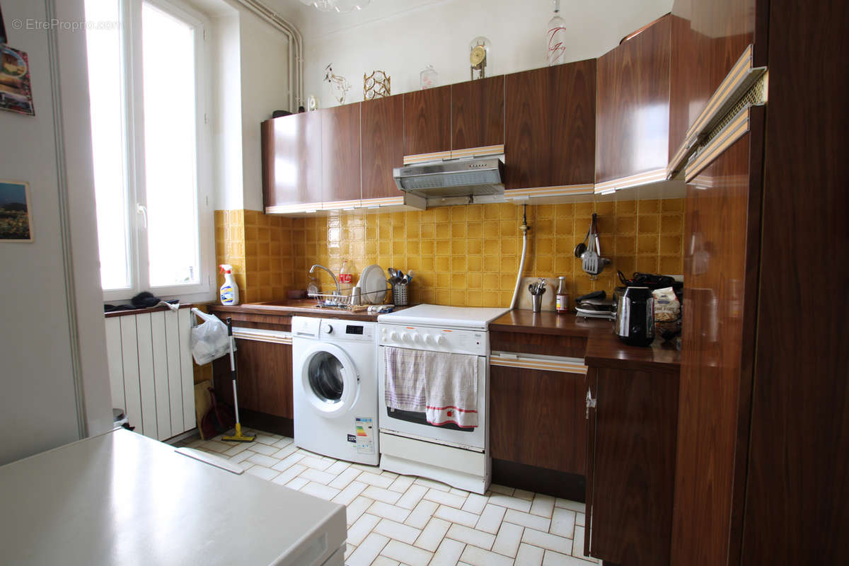 Appartement à MARSEILLE-5E